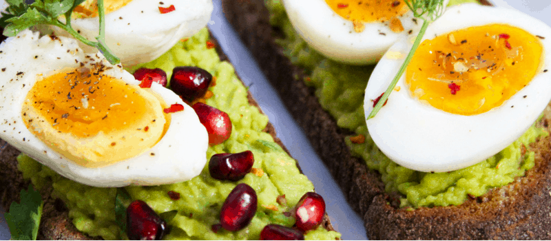 Afslank Receptenbijbel kopen? Afvallen kan ook leuk zijn! 4 avocado op bruin volkoren brood