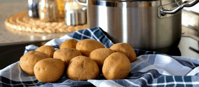 Aardappelschotel vegetarisch uit de oven? De allerlekkerste schotel! 1 aardappel ovenschotel koken 800x350px