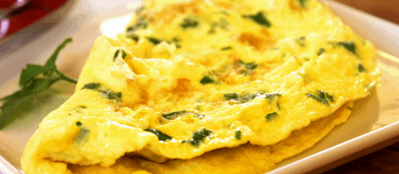 Zelf een vegetarische koolhydraatarme Indiase omelet maken? Zo doe je dat