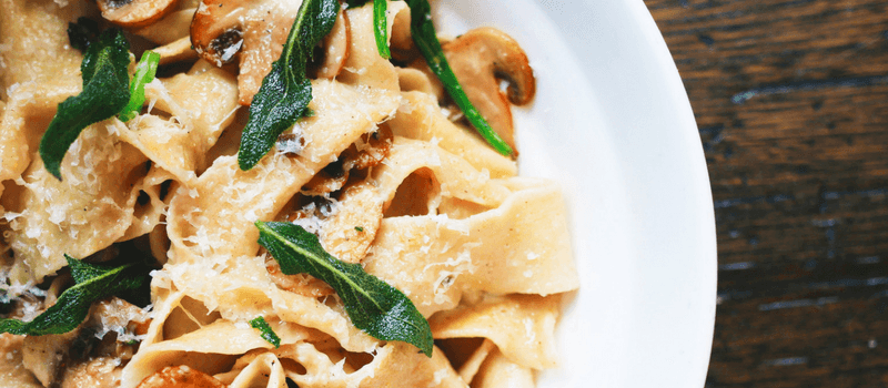 Vegetarische Pasta met spinazie en noten die je moet geprobeerd hebben!