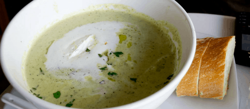 Koolhydraatarme courgettesoep en vegetarische? Probeer deze unieke soep eens!
