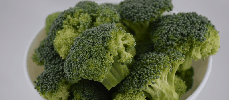 Hoe lang moet broccoli koken? Alles over broccoli én een heerlijk recept! 1 broccoli koken 800x350px