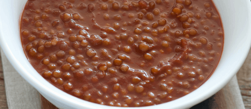 Vegetarische bruine bonensoep