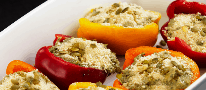 Recept voor gevulde paprika vegetarisch? Met heerlijke vulling van feta en sinaasappelschil!