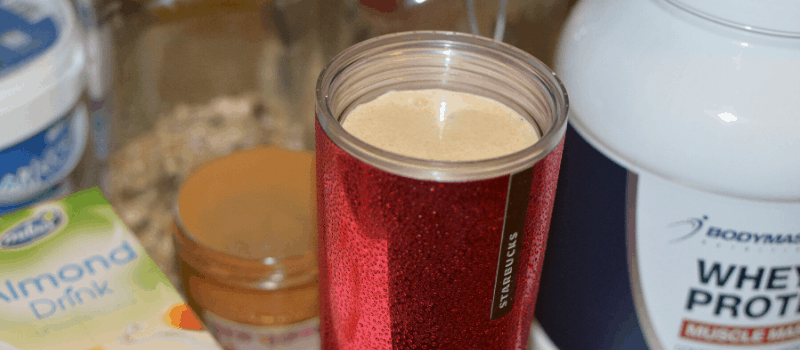Eiwitrijke shakes zelf maken? Heel eenvoudig en mega gezond! 1 Havermout shake met amandelmelk