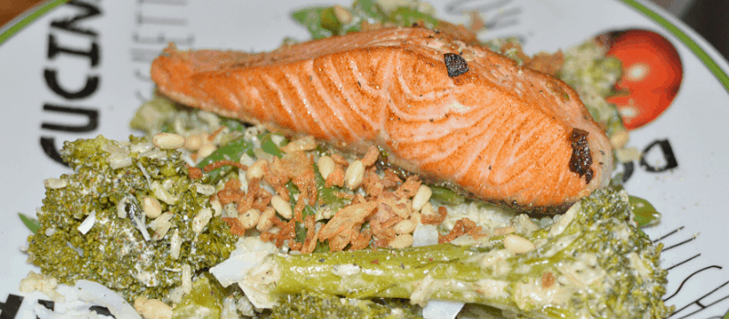 Zalm broccoli en zilvervliesrijst? Helemaal uit eigen keuken, lekker simpel!