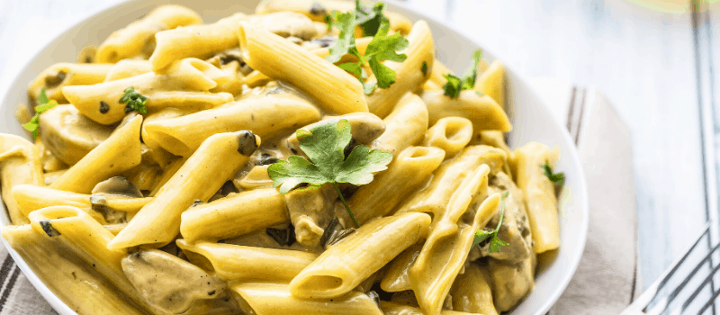 Pasta met champignons en kip? Makkelijk, smullen en gezond!