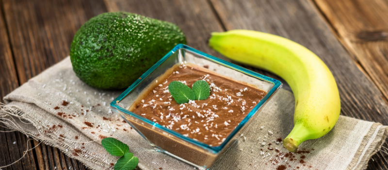 Koolhydraatarme chocolademousse met avocado maken