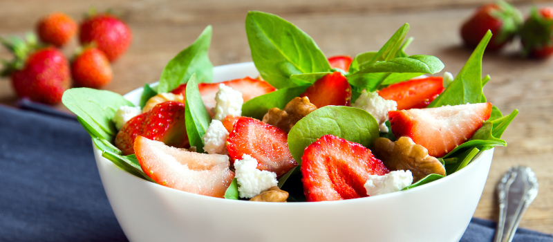 Fruitige salade? Met frisse feta en knapperige walnoten!