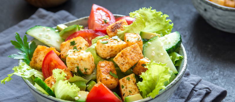 Thaise Salade met crispy tofu? Hiervan ga je echt smullen!
