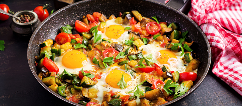 Shakshuka met kip? Heerlijk eenvoudig eenpansgerecht! 1 Shakshuka met kip maken