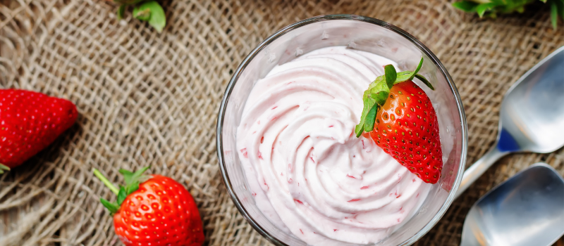 Aardbeienmousse maken? Toetje is super eenvoudig om te maken! ??