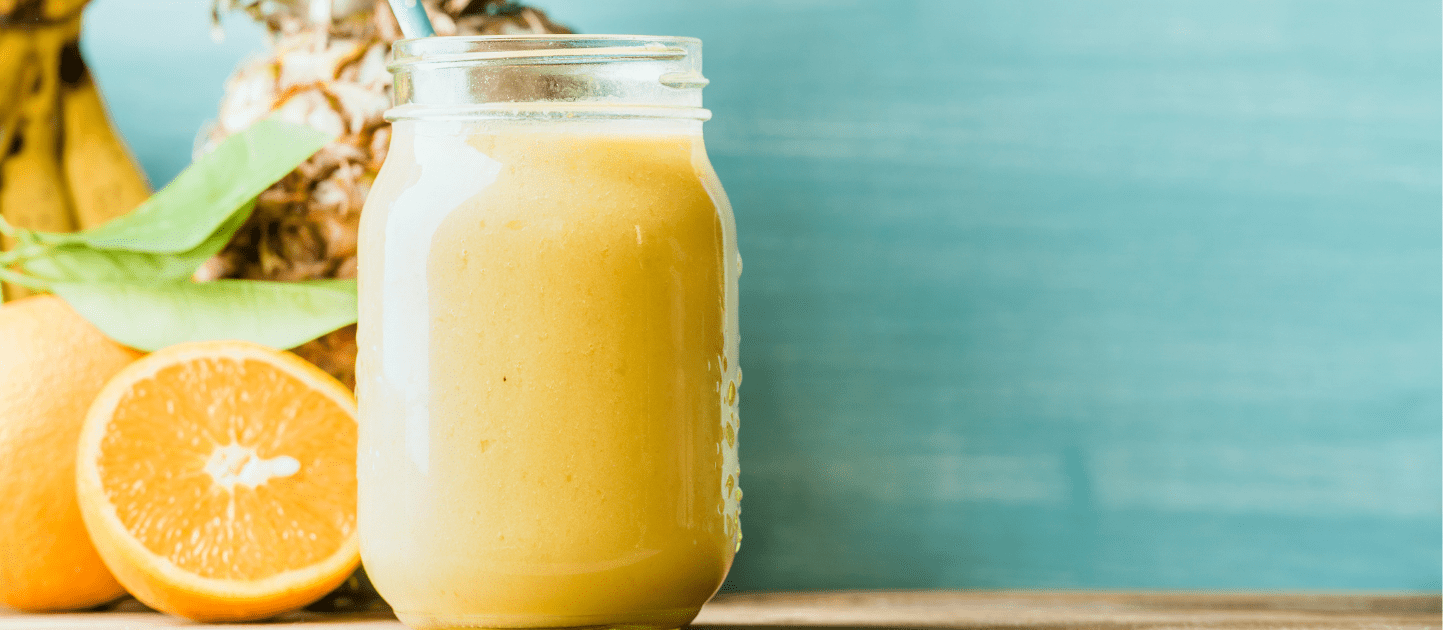 Vitamine smoothie? Greens bordevol met vitaminen en ananas!