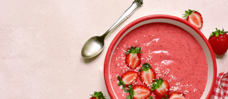Bevroren aardbeien smoothie maken