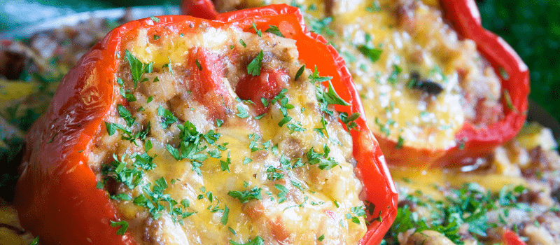 Gevulde paprika’s? Ovenschotel met smeuïge kaas en rundergehakt!