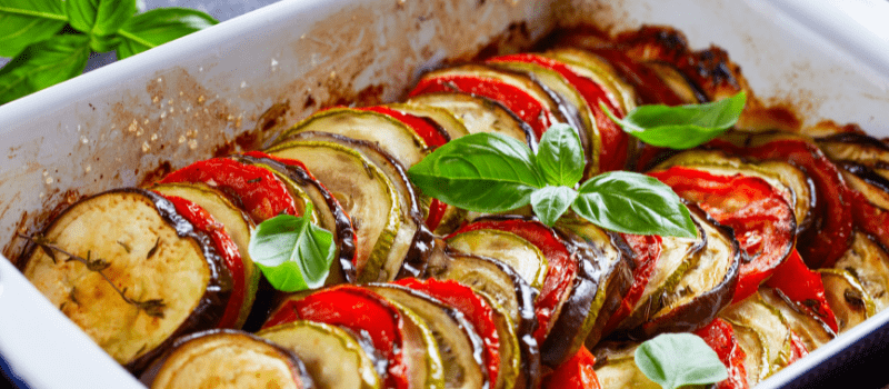 Groenteschotel oven? Provençaalse Tian kleurrijk feest op de tafel!
