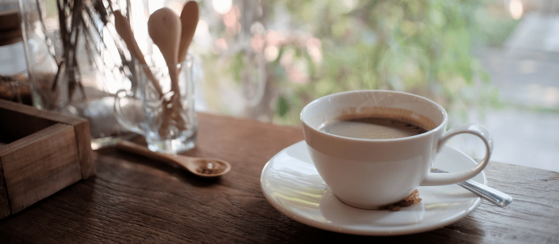 10 Tips om te Stoppen met Overeten: lees hier de oplossing! 5 Drink geen alcohol, koffie of frisdrank tijdens het eten