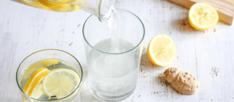 10 Tips om te Stoppen met Overeten: lees hier de oplossing! 2 Drink water voordat je begint met eten