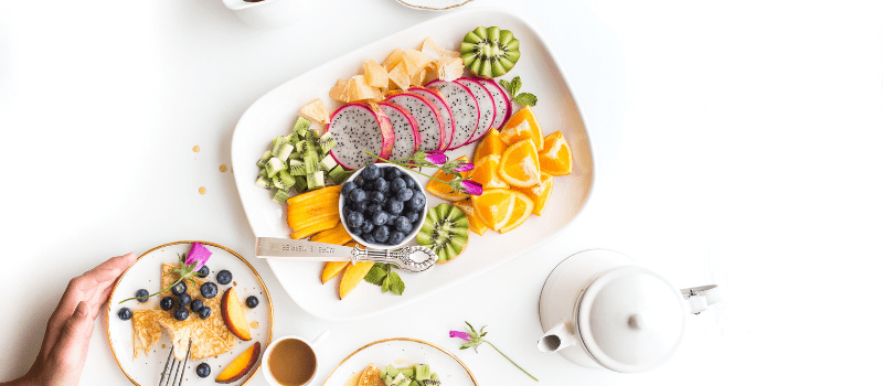 10 Tips om te Stoppen met Overeten: lees hier de oplossing! 1 Laat fruit en groente een belangrijkere rol spelen
