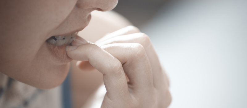 Nagelbijten afleren? Top 5 Beste middel tegen nagelbijten! 1 Waarom is nagelbijten slecht voor je