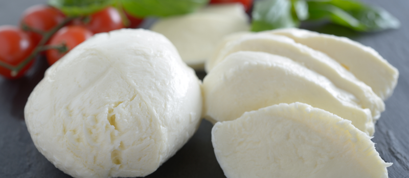 Geraspte mozzarella met heerlijke knoflookbroodje, zonder de nadelen! 1 Geraspte mozzarella maken
