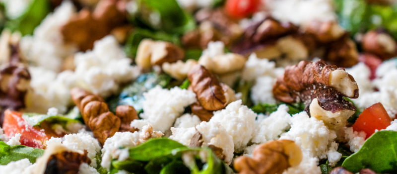 Salade met huttenkase maken