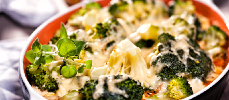 Broccoli wortel ovenschotel: heerlijke romige kaassaus