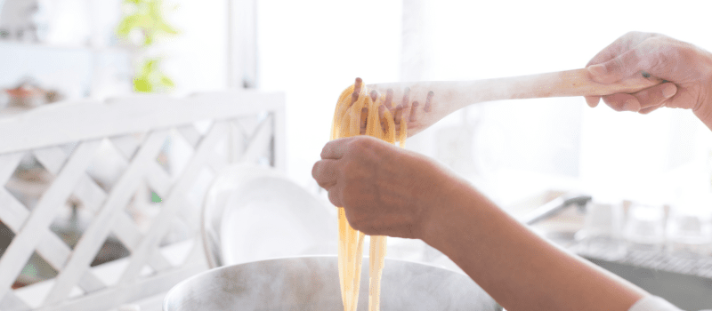 Pasta carbonara maken