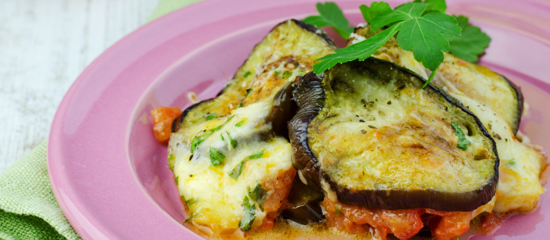 Melanzane recept: Parmigiana - De klassiek Italiaanse ovenschotel met aubergine, tomaat en kaas 1 Koolhydraatarm melanzane recept maken